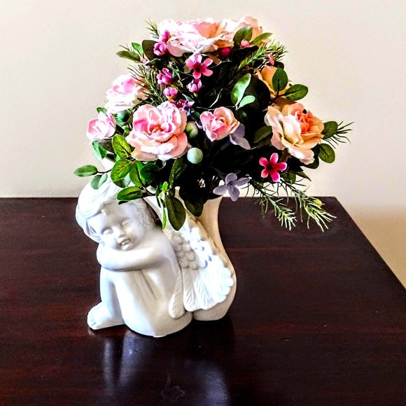 Vintage White Ceramic Angel Cherub Bud Vase ~ 6" Sitting w/Wings Extended ~ EVC! - Picture 6 of 9